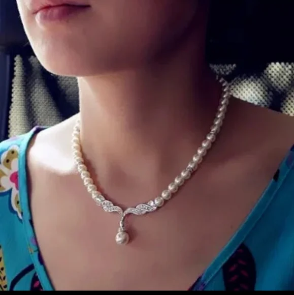 Set of earrings & necklace angel faux of pearls - Picture 3 of 3